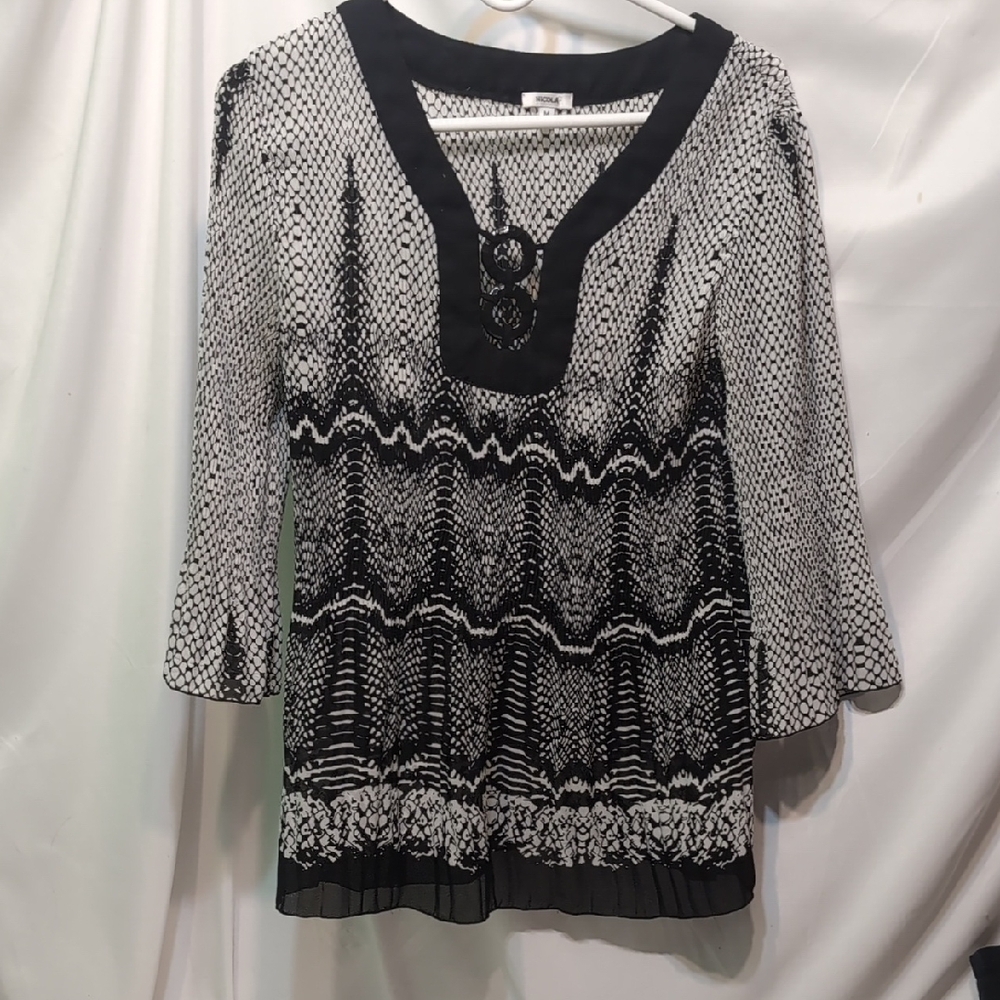 Nicola Boho Blouse Black And White Patterned Top bell Sleeves Size Medium